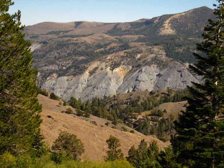 Mineral colors through exposed terrain from Reynolds Peak, Pacific Crest Trail