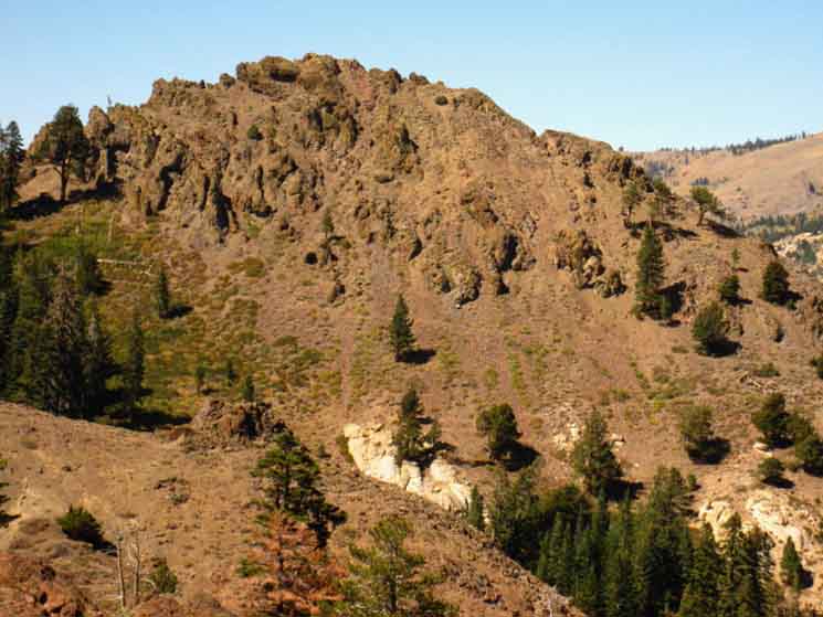 Looking North from the Trail on the N side of Raymond Peak