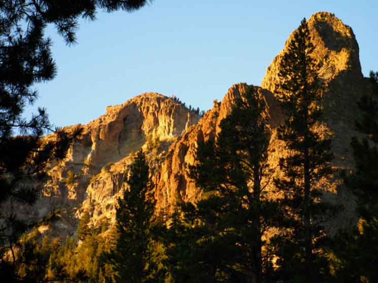 Arnot Peak with the sharktooth.