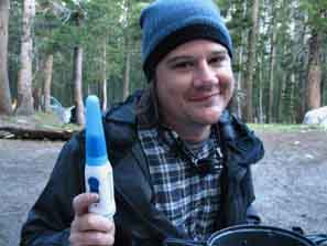 Aaron at Tuolumne Meadows explaining problems with the Steripen.