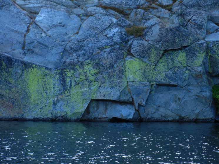 massive granite, Fontanillis Lake, Tahoe to Yosemite Trail